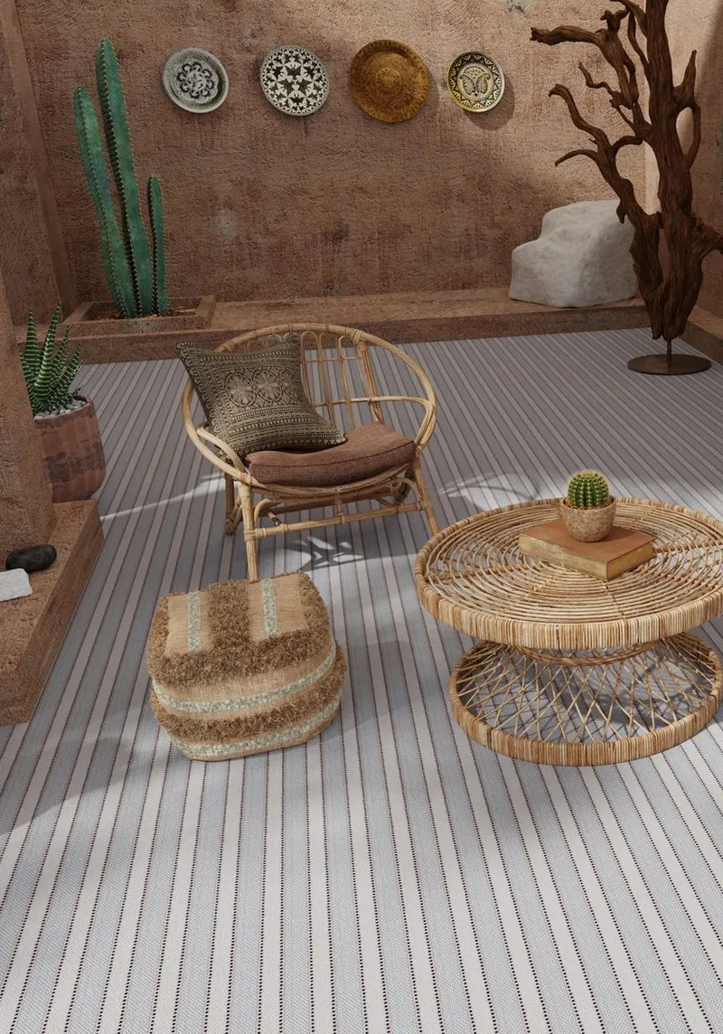 outdoor carpet around pool